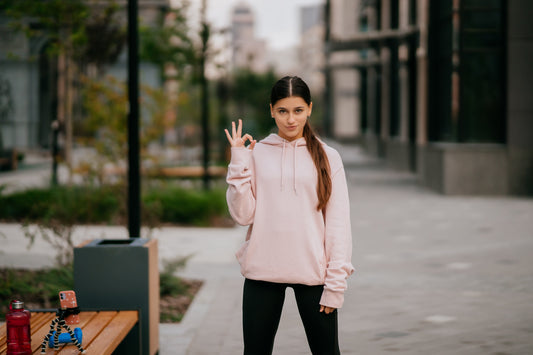 Le Pull Oversize à Col Rond : L'Indispensable Mode pour un Confort Élégant