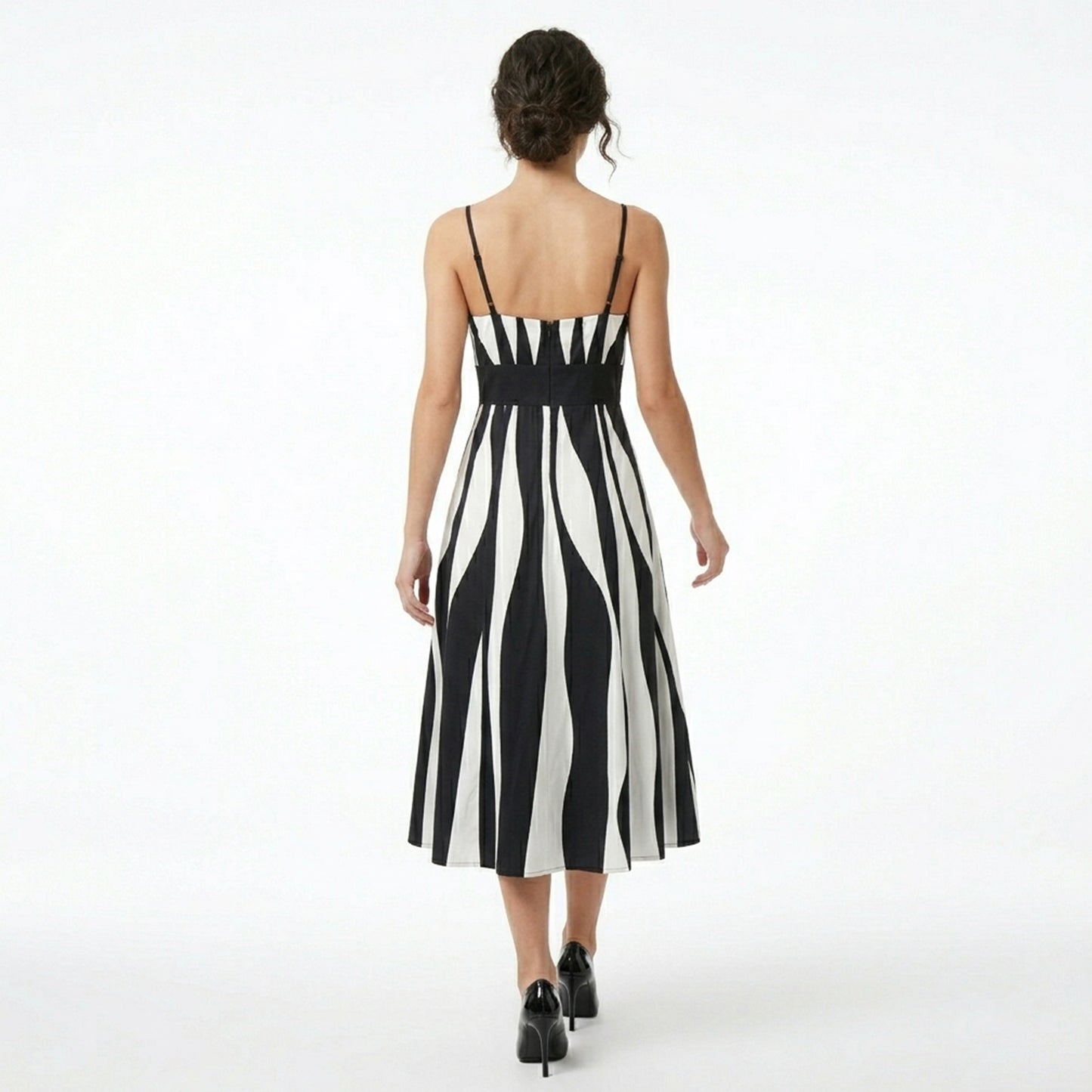 Robe femme en coton col V à fines bretelles pour le printemps