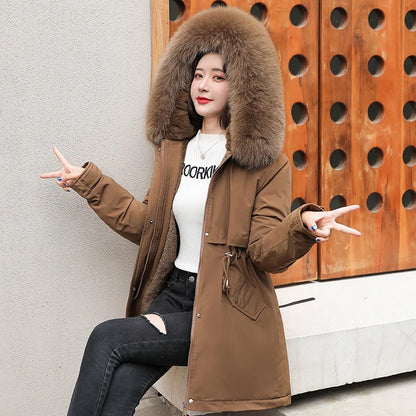 Veste À Capuche D’Hiver Pour Femme | Détail En Fourrure